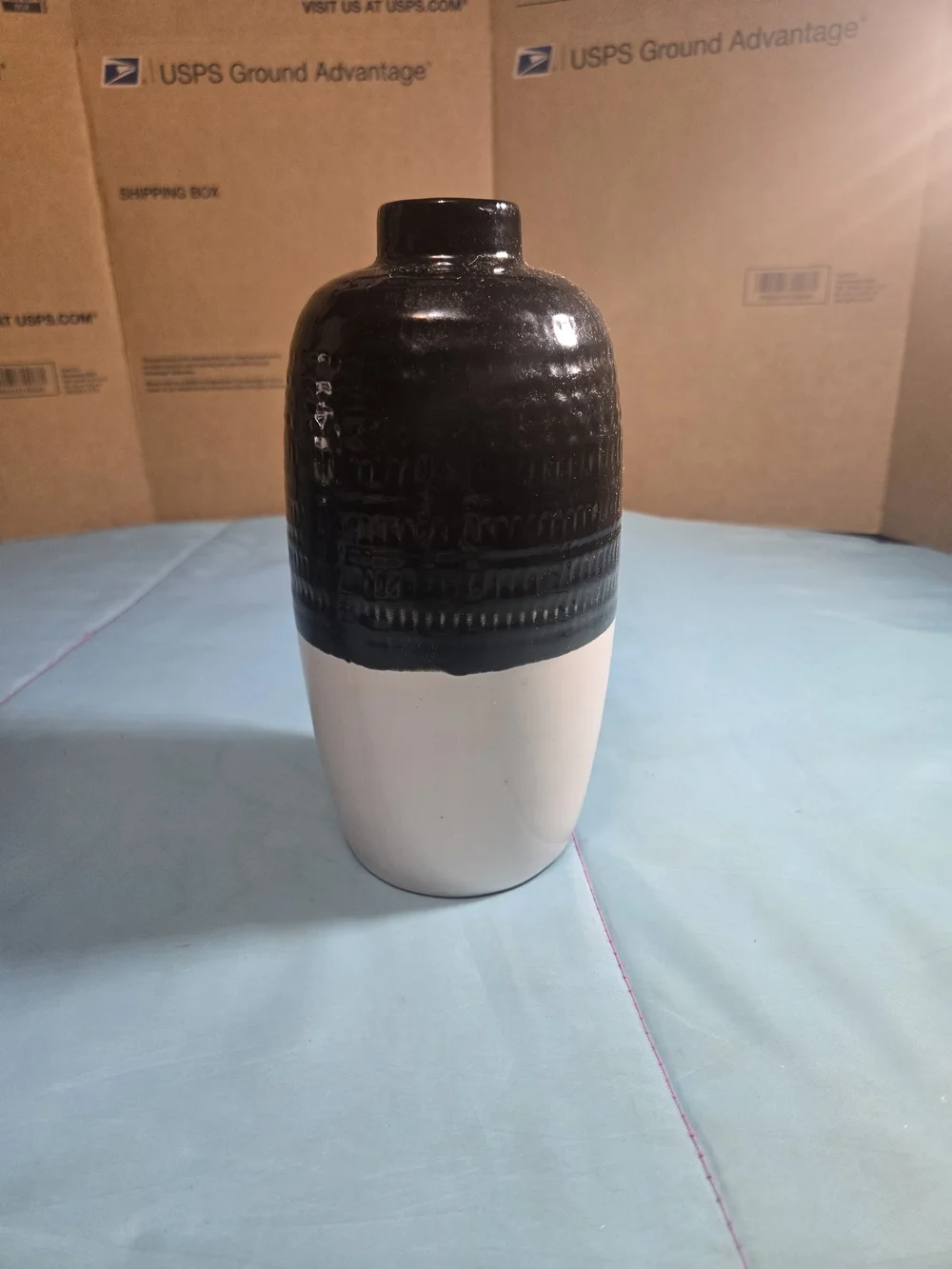 Farmhouse Black And Cream Textured 9in Tall Vase New